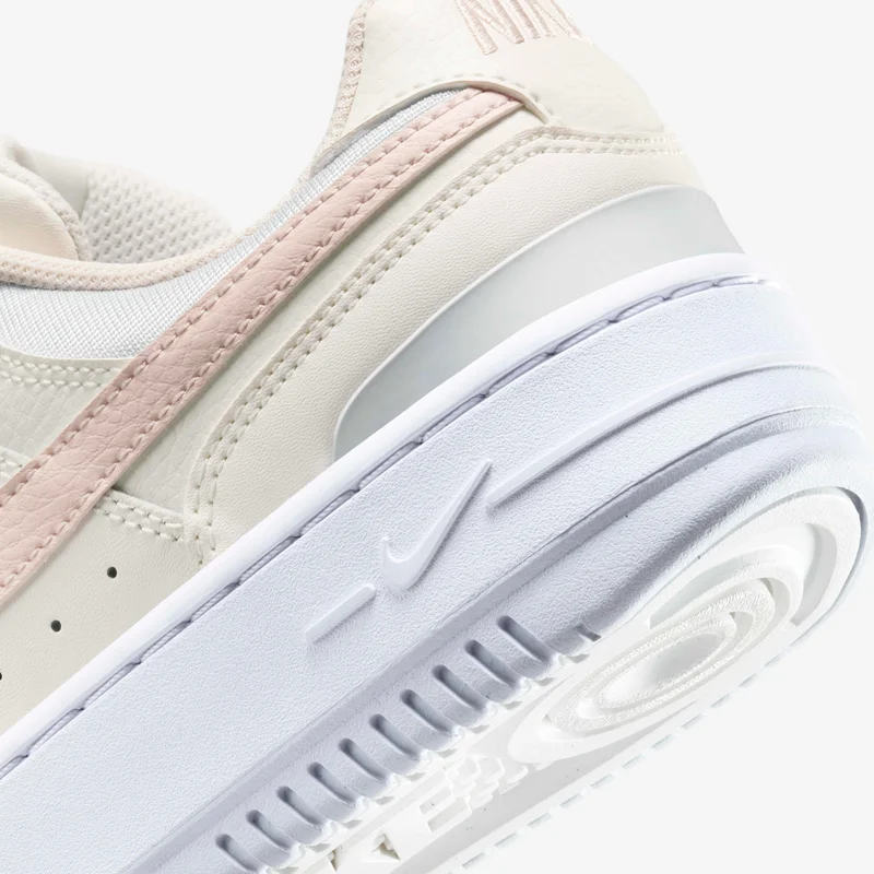 Nike Women's Gamma Force Shoes